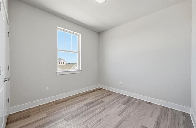 Building Photo - 8401 Orizzonte St