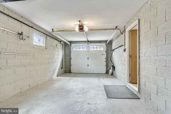 Building Photo - 6403 Tone Dr