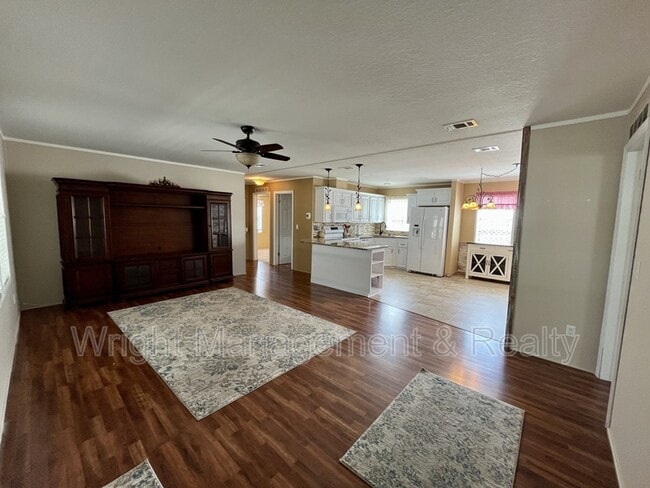 Building Photo - 38055 Woodgate Ln