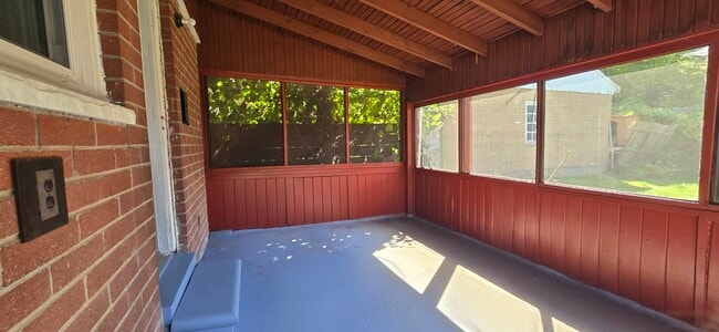 Building Photo - 3202 Cherokee Ave