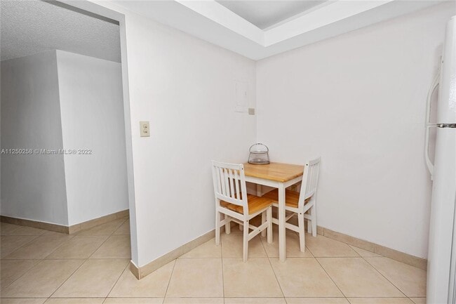 Building Photo - 1300 NE Miami Gardens Dr