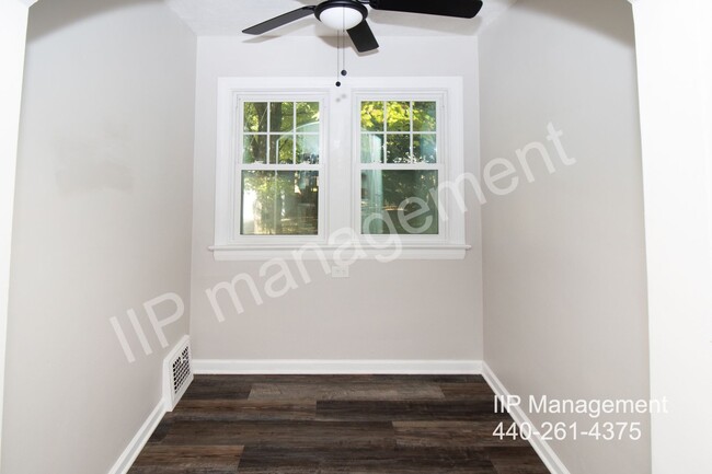 Building Photo - Stunning 3BR 2BA in Cleveland Heights!