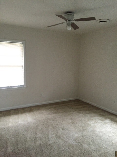 Building Photo - Hidden Enclave of Ranch Style Homes