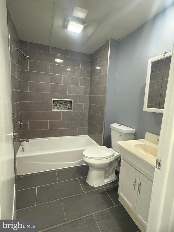 Building Photo - 75 Melrose Ave