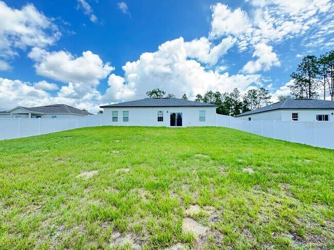 Building Photo - 5998 SW 128th St Rd