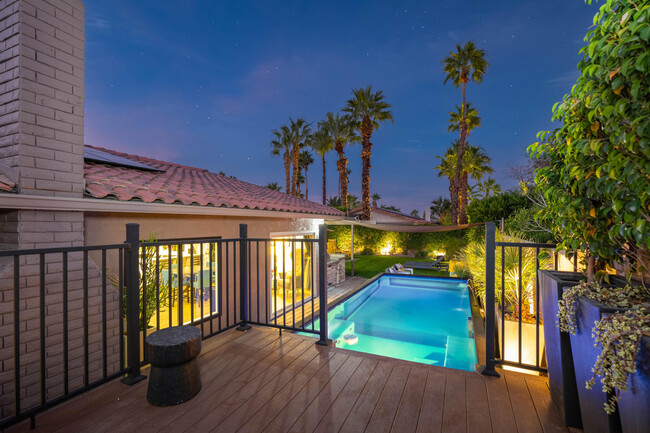 Building Photo - 1289 E Caleta Way