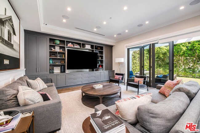 Building Photo - 4268 Colbath Ave