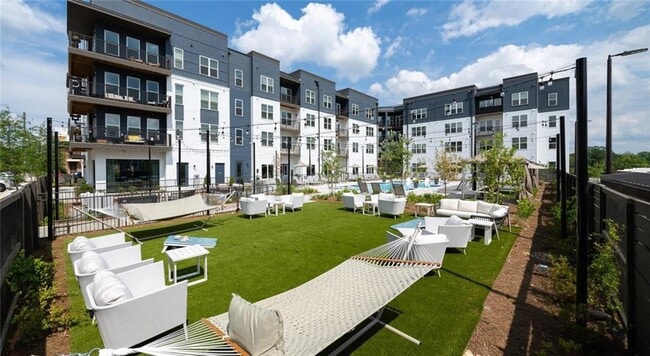 Building Photo - 1000 Rea Dr SW