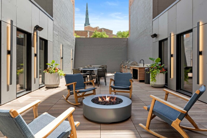 Building Photo - 158 N Ashland Ave