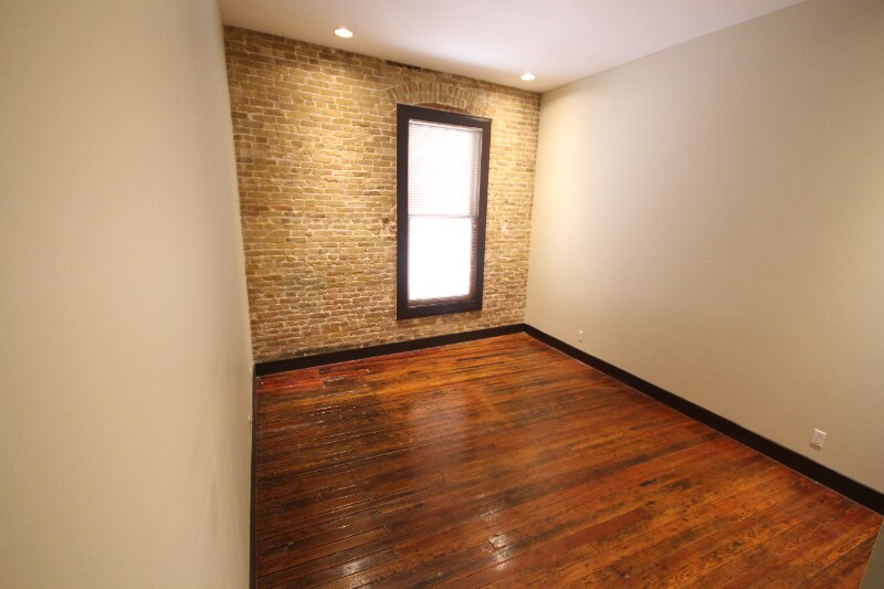 Building Photo - 319 S Flores St