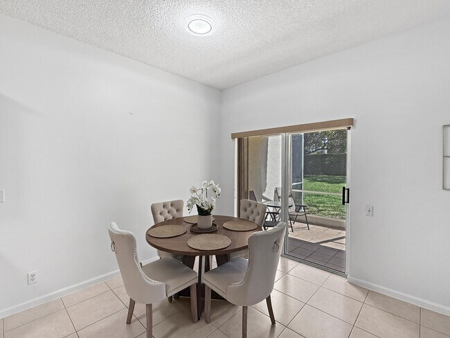 Building Photo - 4866 SW 32nd Terrace