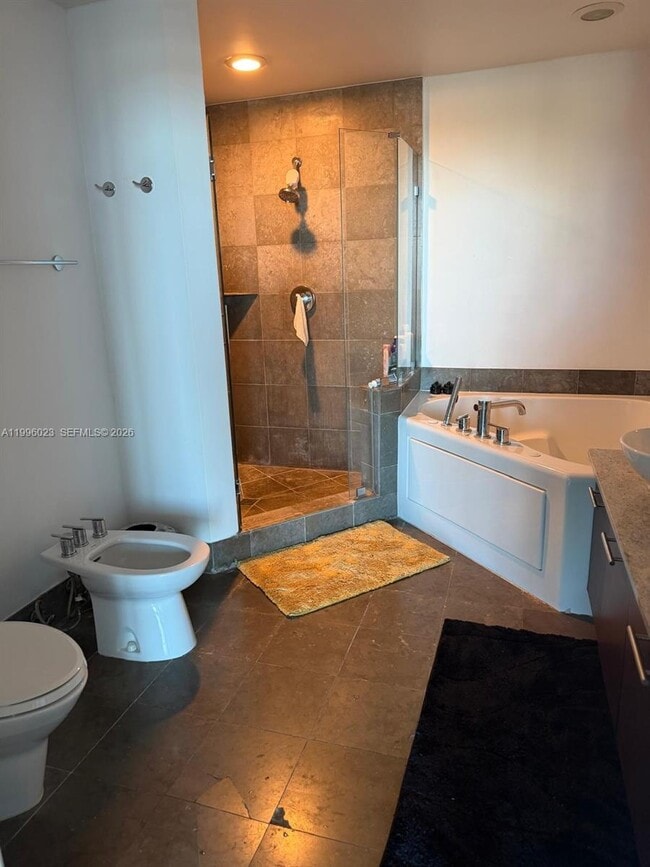 Building Photo - 3029 NE 188th St