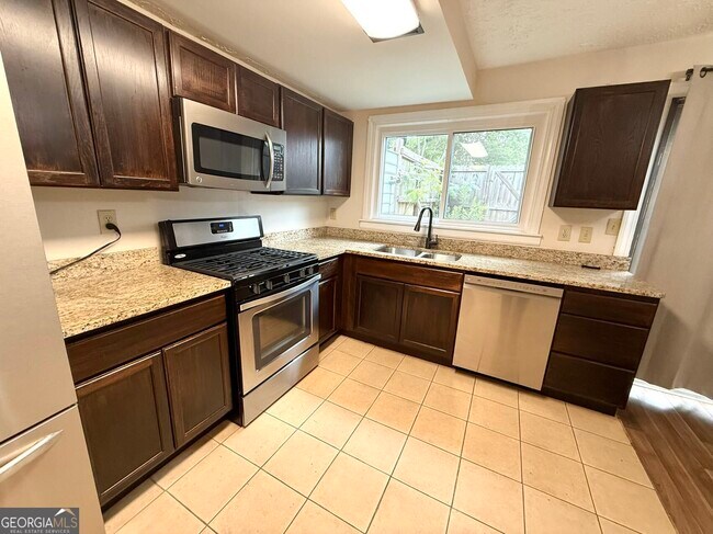 Building Photo - 1220 Kennesaw Trace Ct