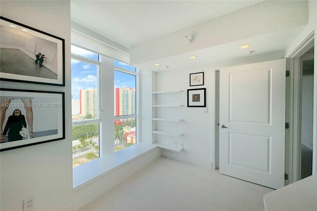 Building Photo - 400 Sunny Isles Blvd