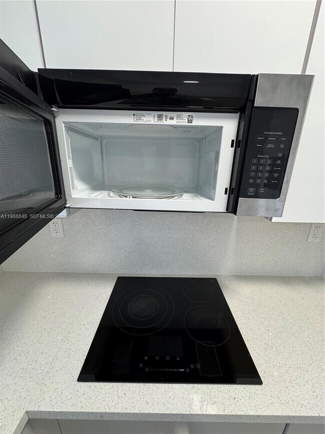 Building Photo - 1971 NW 2nd Ct