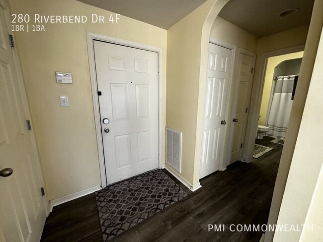 Building Photo - 280 Riverbend Dr