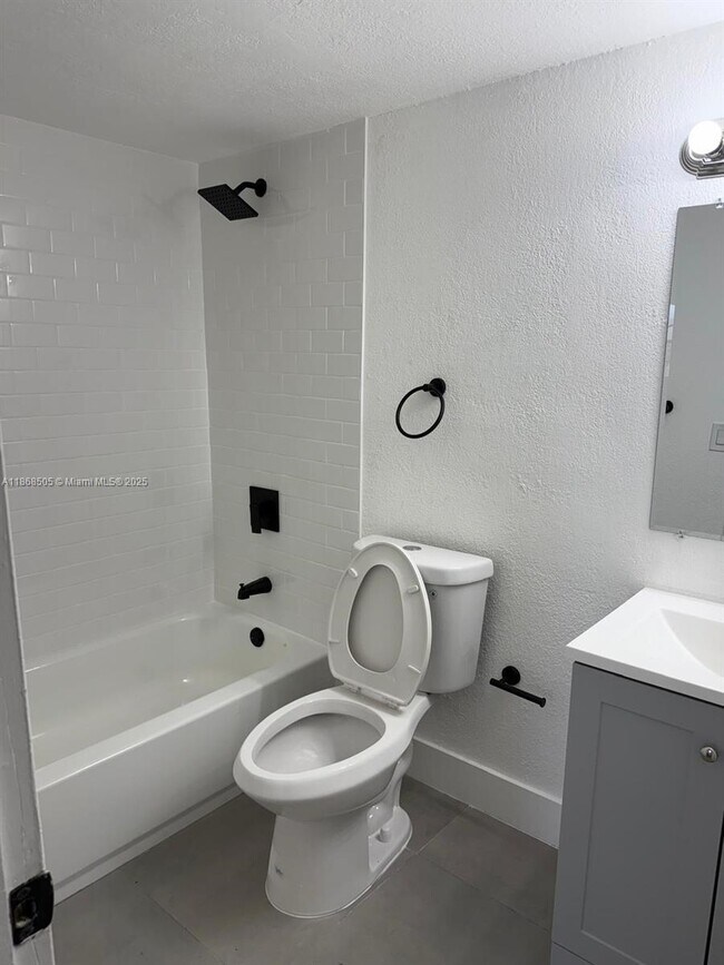 Building Photo - 1350 W 53rd St