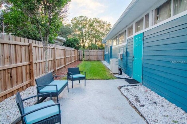 Building Photo - 1245 CATALPA Ln