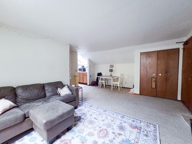 Building Photo - 438 W Wilson St