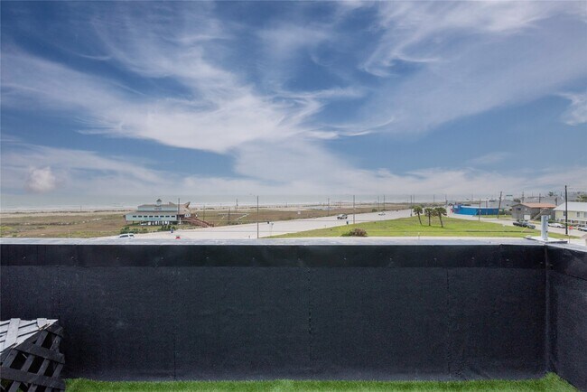 Building Photo - 805 Avenue K