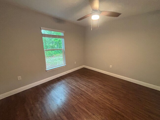 Building Photo - Custom Home - Desirable Citrus Springs Nei...