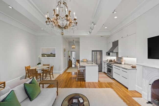 Building Photo - 101 Beacon St