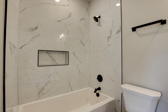 Building Photo - 238 3rd St