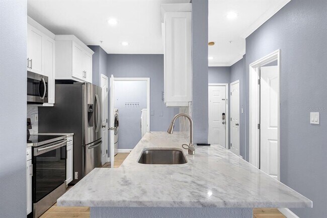 Building Photo - 5000 Culbreath Key Way