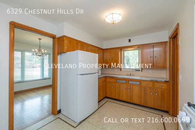 Building Photo - 6329 Chestnut Hills Dr