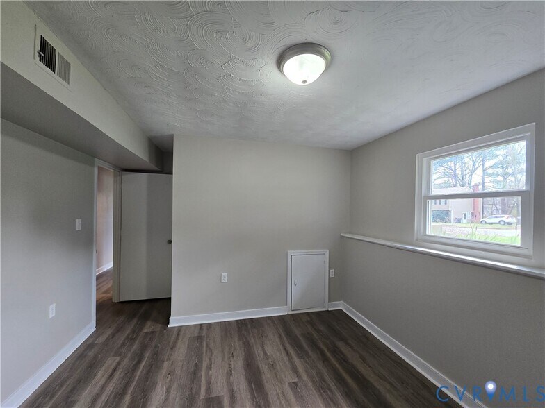 Building Photo - 10200 Stroud Ln