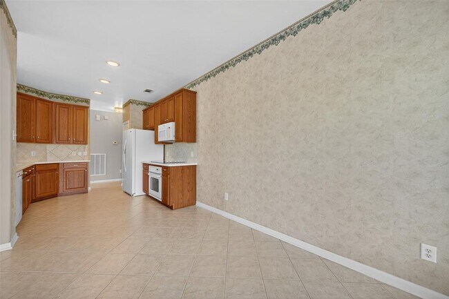 Building Photo - 7914 Loyel Pointe Dr