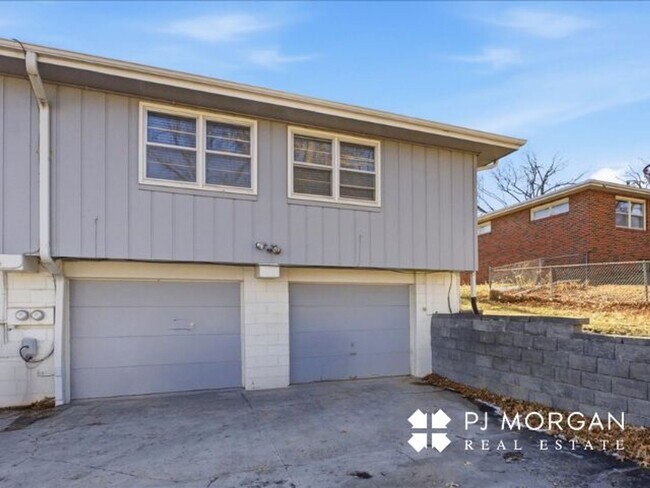 Building Photo - 9524-9526