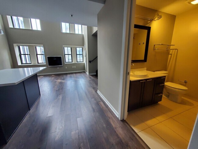 Building Photo - 200 N Dearborn St