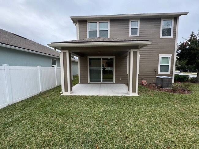 Building Photo - Move in Ready! Four Bed Three Bath Two Story Home. Pet Friendly. Amenities. Garage. Washer/Dryer....