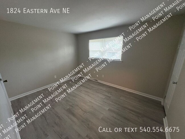 Building Photo - 1824 Eastern Ave NE