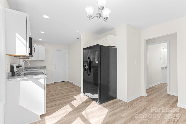 Building Photo - 660 Chestnut St