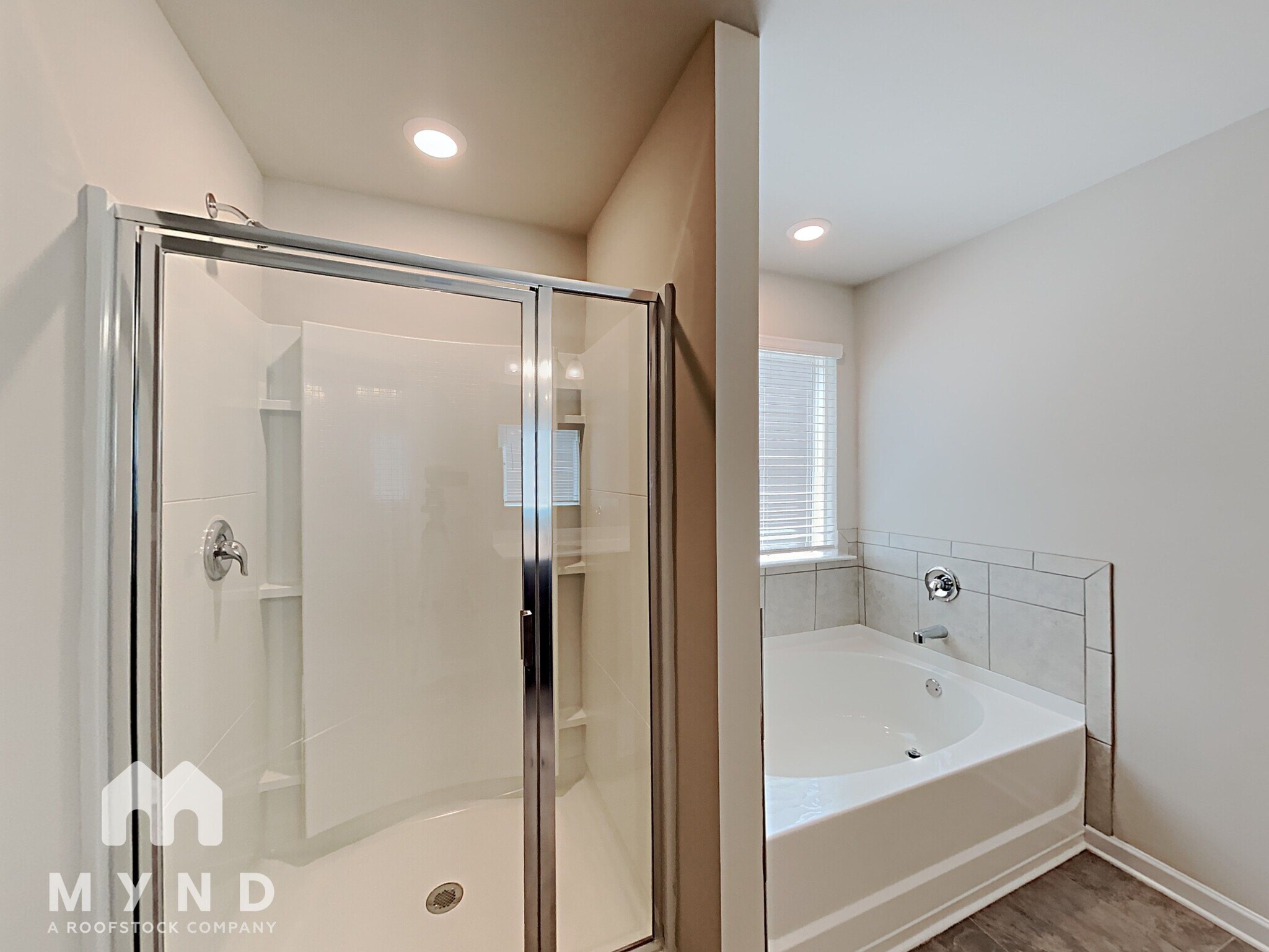 Building Photo - 1306 Sweetbriar Cir