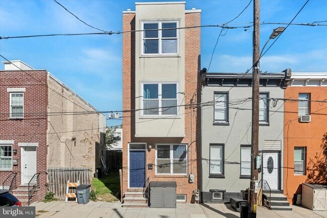 Building Photo - 1913 Titan St