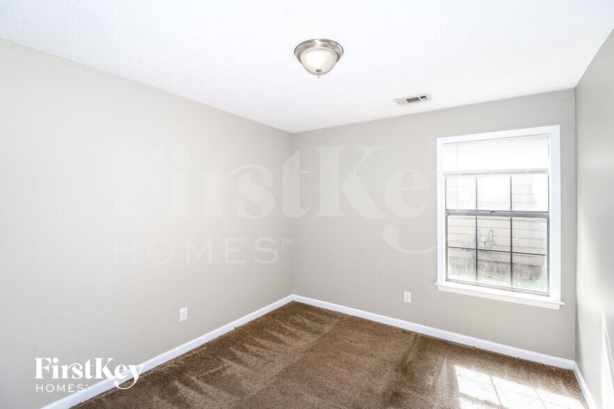 Building Photo - 7549 Burnstown Ln