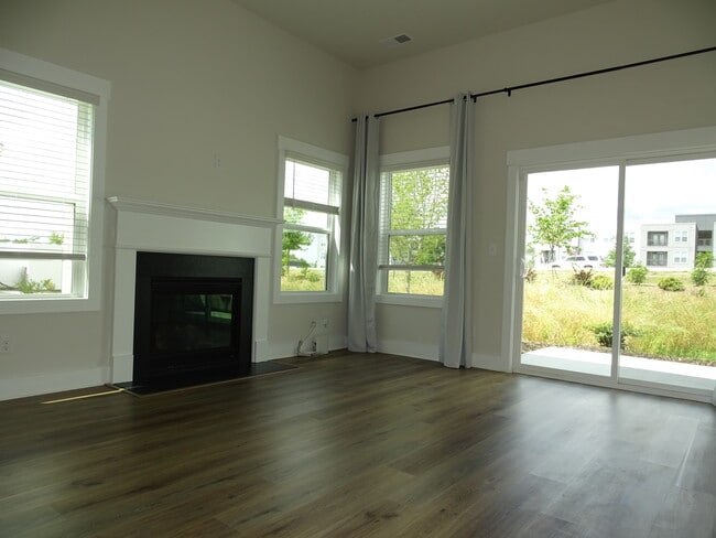 Building Photo - 146 Bromes Wy