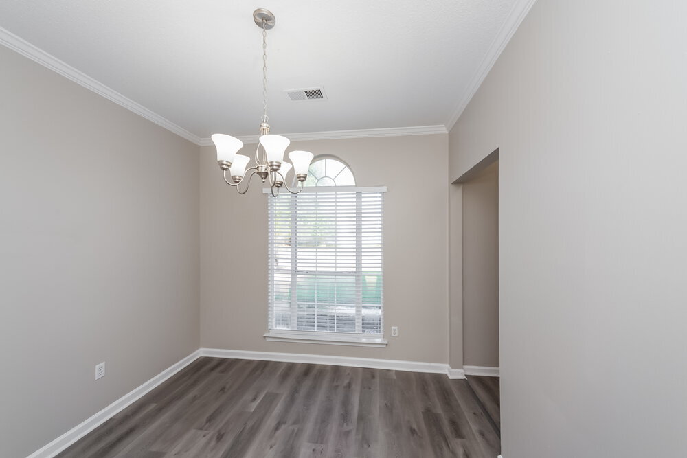 Building Photo - 7415 Creekside Dr