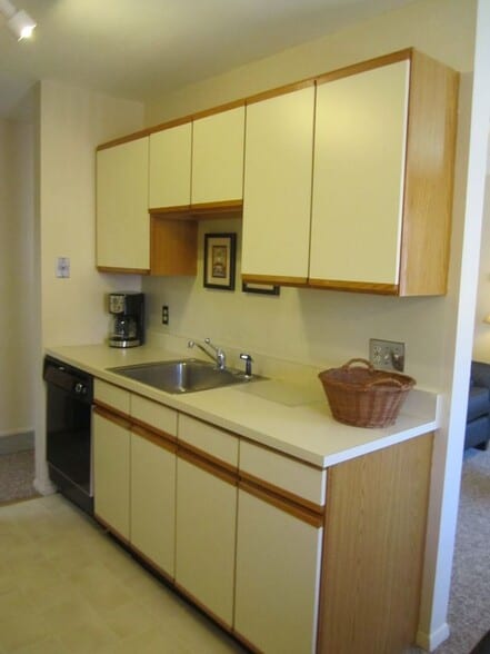 Building Photo - 210 Regency Park Dr