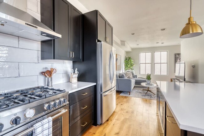 Building Photo - 508 NE 56th Ave