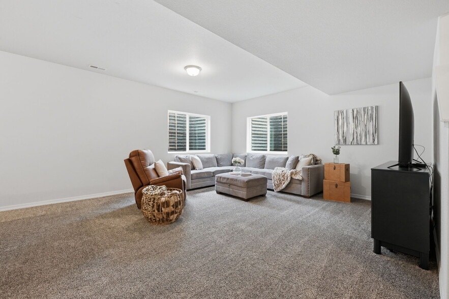 Building Photo - 8258 Sprague Way
