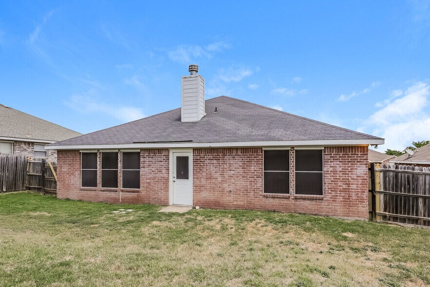 Building Photo - 1082 Magnolia Ln