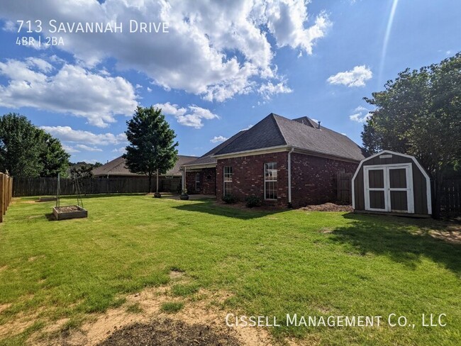 Building Photo - 713 Savannah Dr