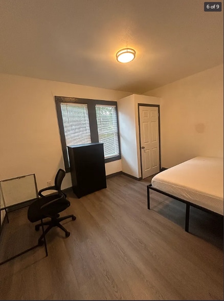 Building Photo - 5 Charlotte St