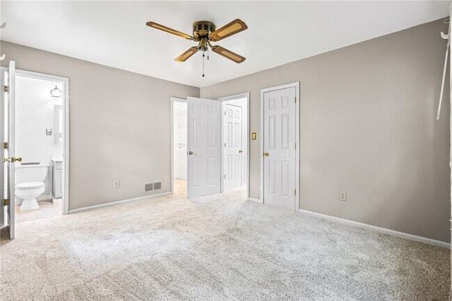 Building Photo - 824 Hickory Ridge Rd SW