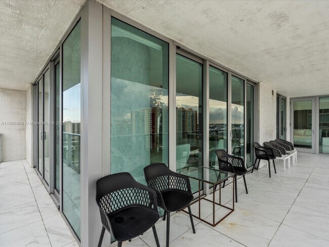 Building Photo - 300 Sunny Isles Blvd