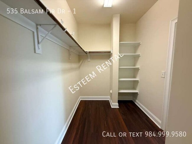 Building Photo - 535 Balsam Fir Dr